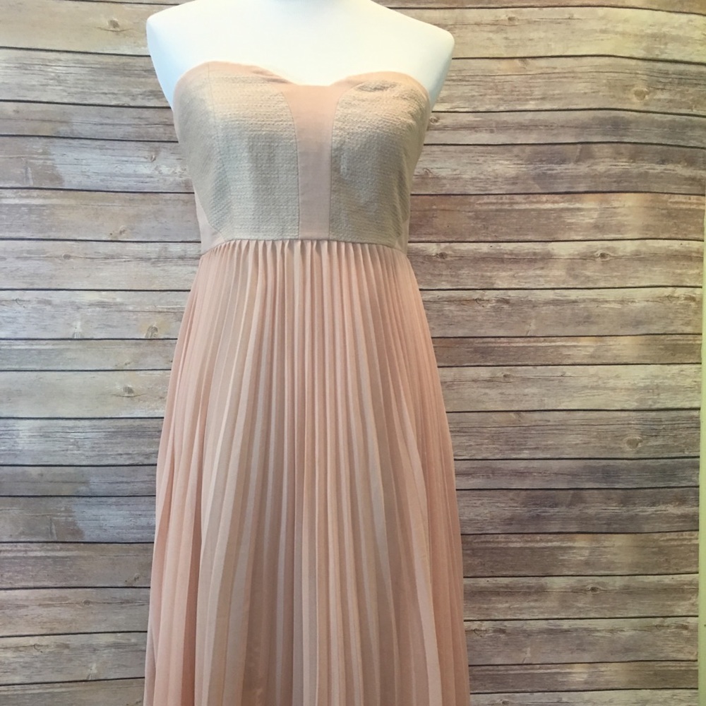 Stunning semi-formal/formal dress pink/peach